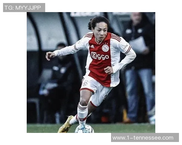 荷兰华裔足球新人闪耀赛场展现潜力成未来希望之星