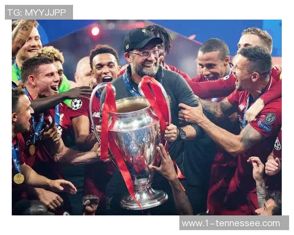 足球球星轻松一刻:场外休闲时刻展现真实自我